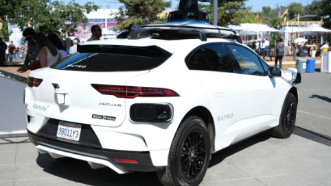 Waymo Süni İntellektlə Özünüidarəetməni Yeni Səviyyəyə Qaldırır